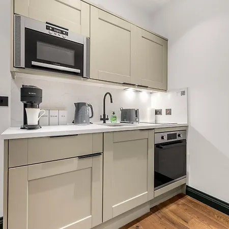 Spacious 2br I Workspace I Duplex I Centre *
