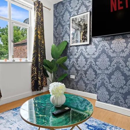 Anna's Place & Homes - Aurelia Manchester