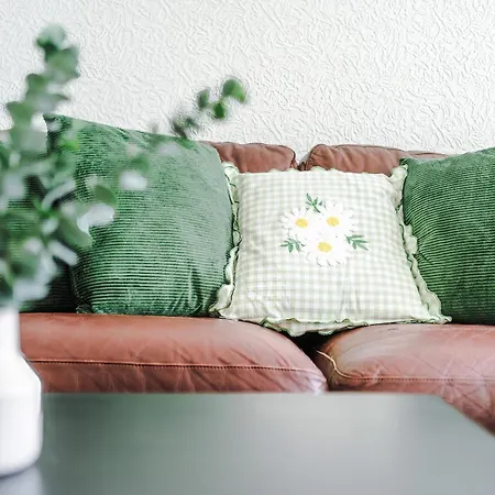 Daire 2 Bedroom House, Sleeps 4, Free Parking, Fast Wi-fi
