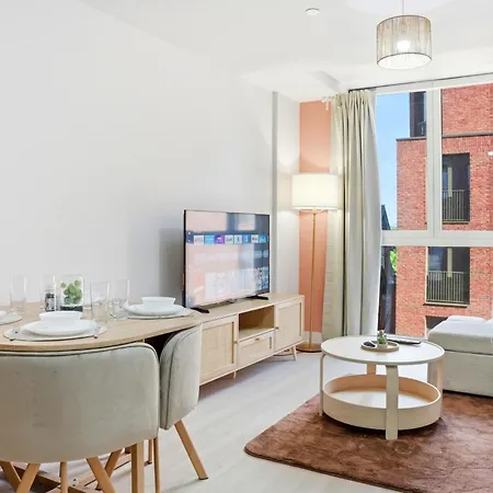 Trafford Garden Place With Free Car Park Manchester