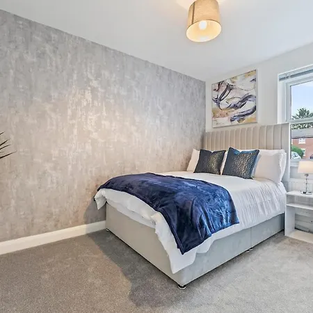 Luxury 2 Bed Open Plan In Wythenshawe * Μάντσεστερ