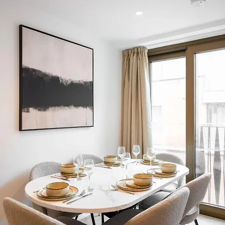 Stunning 2 Bed By Superhost Daire Manchester