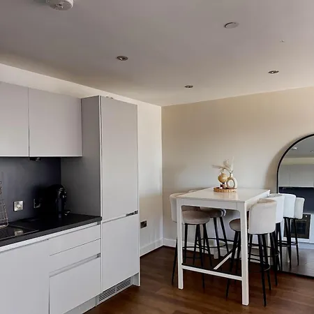 Apartmán Modern Flat Riverside Views 2 Bedroom Manchester