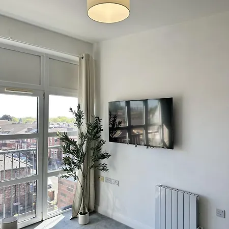 2 Bed Serviced By Ankers Contractor Near Centre Appartement *