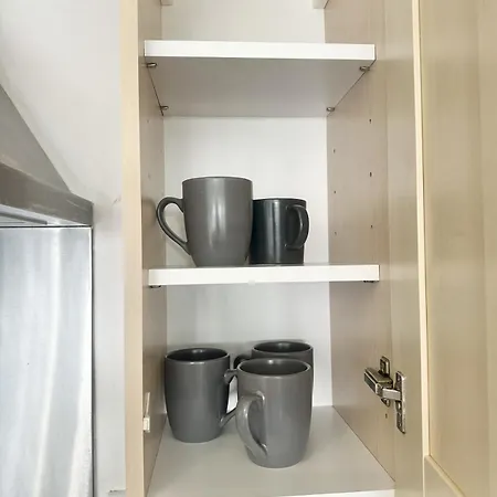 2 Bed Serviced By Ankers Contractor Near Centre Appartement *