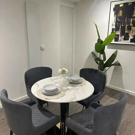 Διαμέρισμα Luxury 2 Bedroom In Mcr- En-suite- Parking- Terrace- Gym *