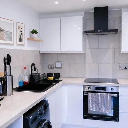 Apartamento Bright Luxury Modern 3 Bed, 2 Bedroom - Secure Parking - Close To Centre And Old Trafford *