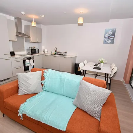 Modern & Bright 2 Bed Nr Old Trafford Daire Manchester