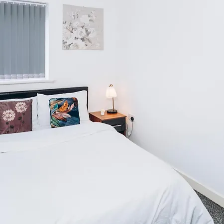 Stylish Centre - 3 Double Bedrooms - Sleeps Up To 10 Appartement