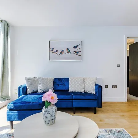 Stylish And Spacious 2bdr Flat *