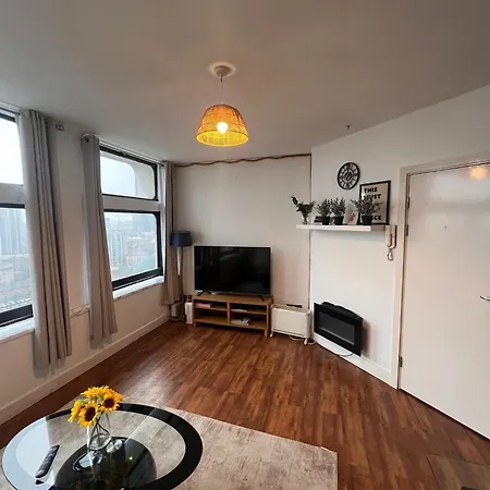 Sleeps 6 With Air Conditioning *