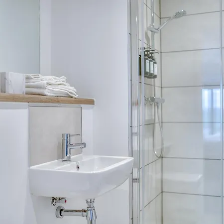 Manchester, Eccles 2 Bedroom & 1 Bedroom Apartments, Close To Old Trafford, Salford, Manchester