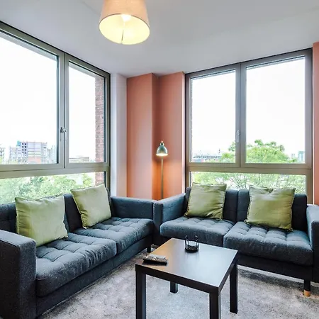 Daire 2bdr Old Trafford Free Parking Rooftop Terrace *