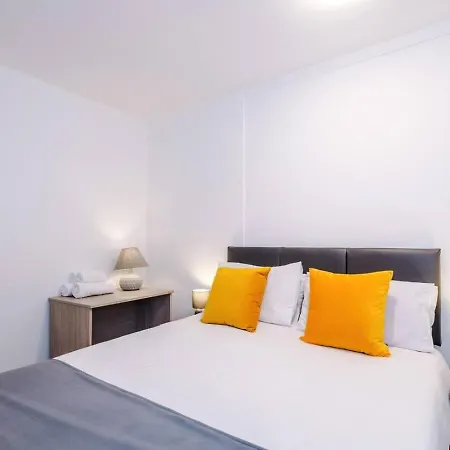 Apartment Centre, Full Kitchen, Wi-fi