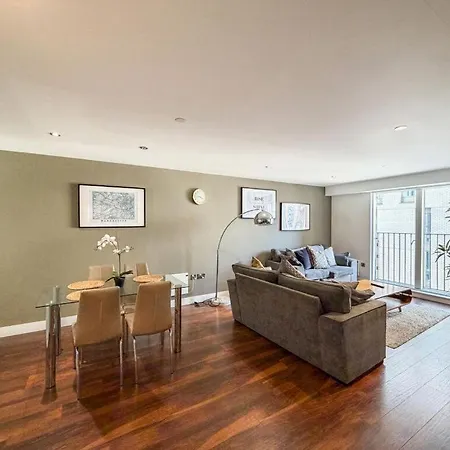 Apartman Stylish 3br Ensuite Flat In