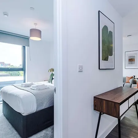 Stylish 2br In Centre