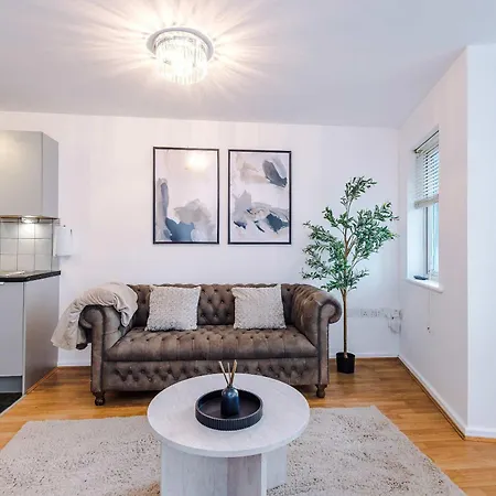 Διαμέρισμα Modern 2br Parking For 2 Walk To Co-op Live Μάντσεστερ