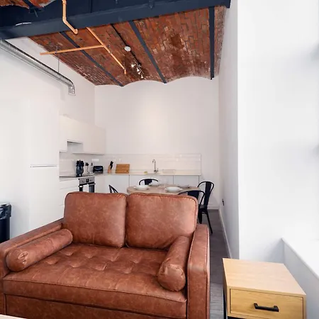 Contemporary 2 Bedroom In *