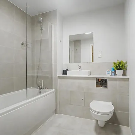 Guestready - Chic 2-bed With Balcony *