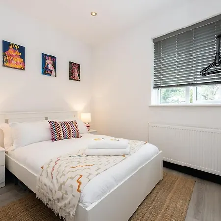 Stylish Didsbury - Walk To Train Station Апартаменты Манчестер