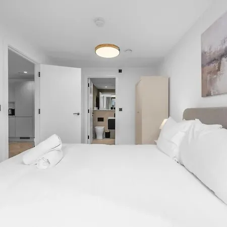 Stunning 2 Bed By Superhost