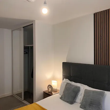Stylish-modern 3-bed Townhouse Διαμέρισμα *