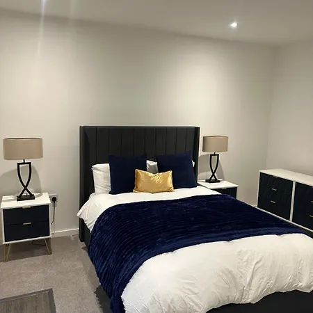 Διαμέρισμα Luxury 2 Bedroom In Mcr- En-suite- Parking- Terrace- Gym