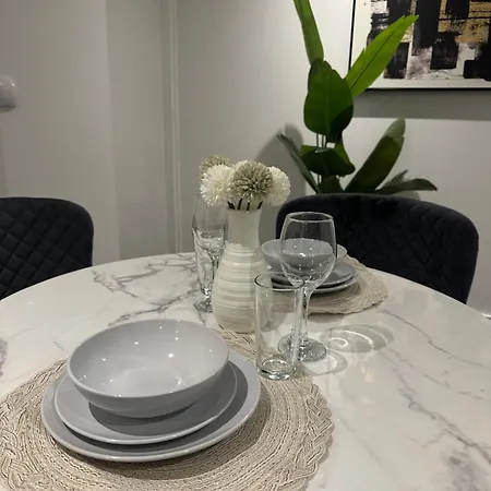 Luxury 2 Bedroom In Mcr- En-suite- Parking- Terrace- Gym *