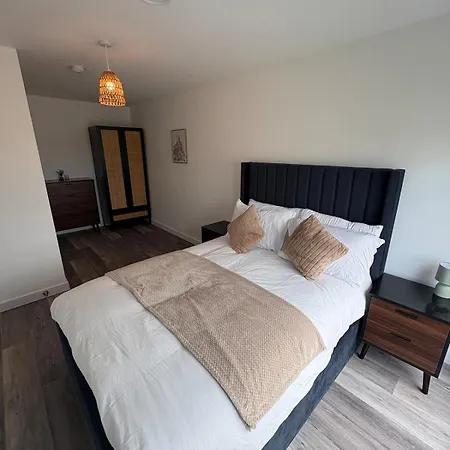 Modern 2bd 2 Bathroom Close To Centre *