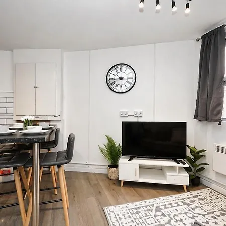 The Cosy Centre Gem