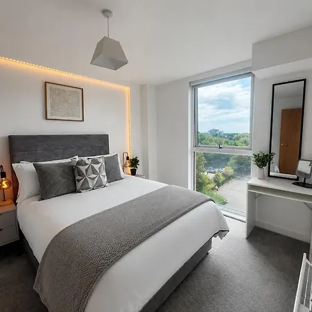 דירה New! Stunning Two Bed Flat In With Balcony מנצ'סטר
