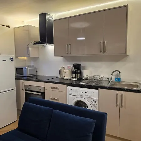 Διαμέρισμα Cosy 2-bed Near Centre *