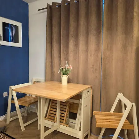 Cosy 2-bed Near Centre *