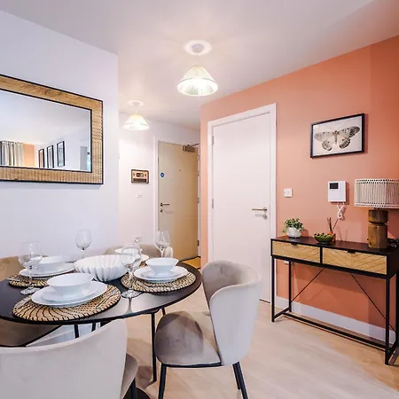 2br In - Free Parking Lägenhet