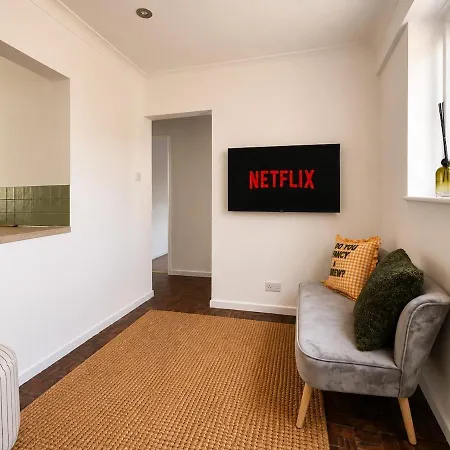 Piccadilly 3Br House Parking & Private Terrace Апартаменты Манчестер