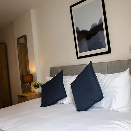 Daire Effortless Stays At Elegant 2Br Escape Near Old Trafford Stadium