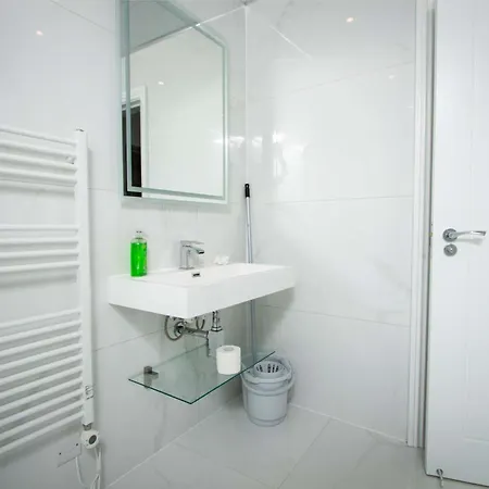 Stylish Newly Refurbished 1br Flat In شقة مانشستر