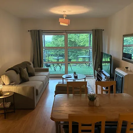 Апартаменты Didsbury 2-Bed With Free Parking & 2 Balconies *