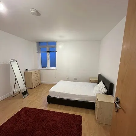 Appartement 2 Bed Large M1 Area