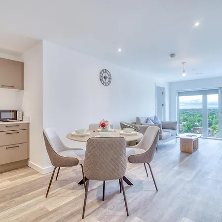 Manchester, Eccles 2 Bedroom & 1 Bedroom Apartments, Close To Old Trafford, Salford, * 맨체스터
