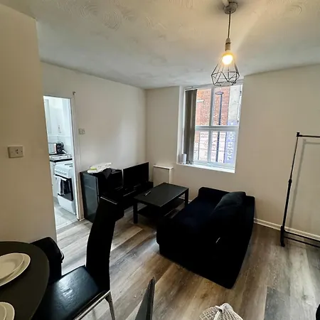 Stylish In Centre - Sleeps 4