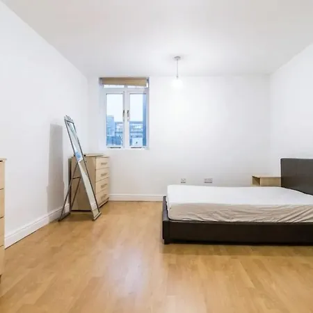 2 Bed Large M1 Area Appartement *