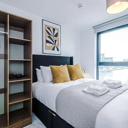 Spacious 3br - Gym & Study Lounge - Centre