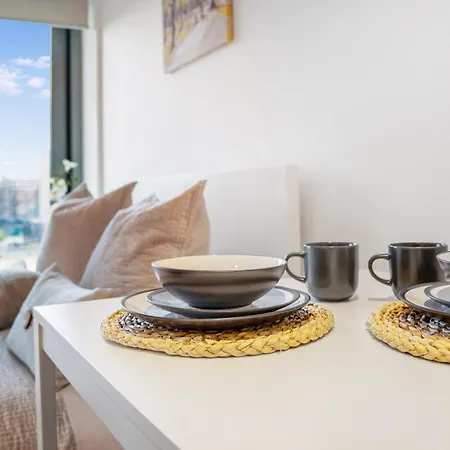 Cozy At Sleeps 2 By With Us 아파트 *