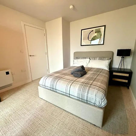 아파트 Brand New 1br With Balcony Near Old Trafford *