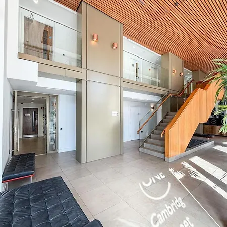 Stylish 3br Ensuite Flat In *