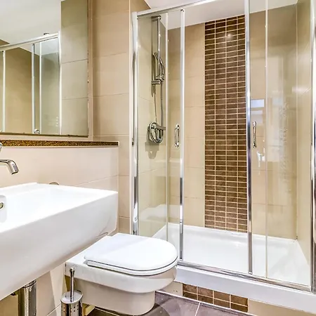 2 Bedroom Flat Deansgate Манчестер
