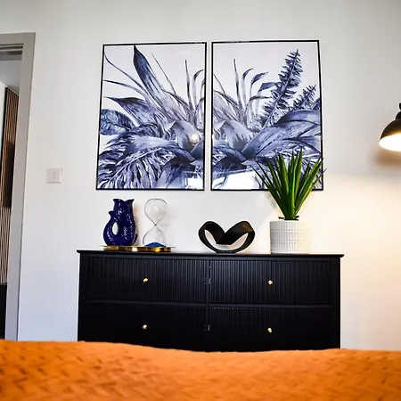 1br - Sleeps 4 - Perfect For Contractor 아파트