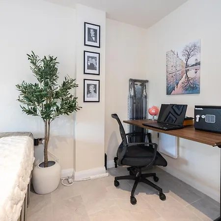 Chic Near Old Trafford & Exchange Quay Tram דירה *