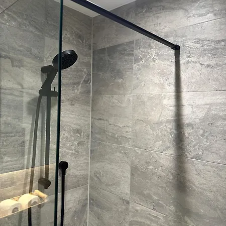 Luxury 2 Bedroom In Mcr- En-suite- Parking- Terrace- Gym * Μάντσεστερ